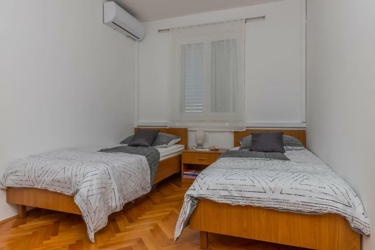 Apartment Svorcan Crikvenica 0*,